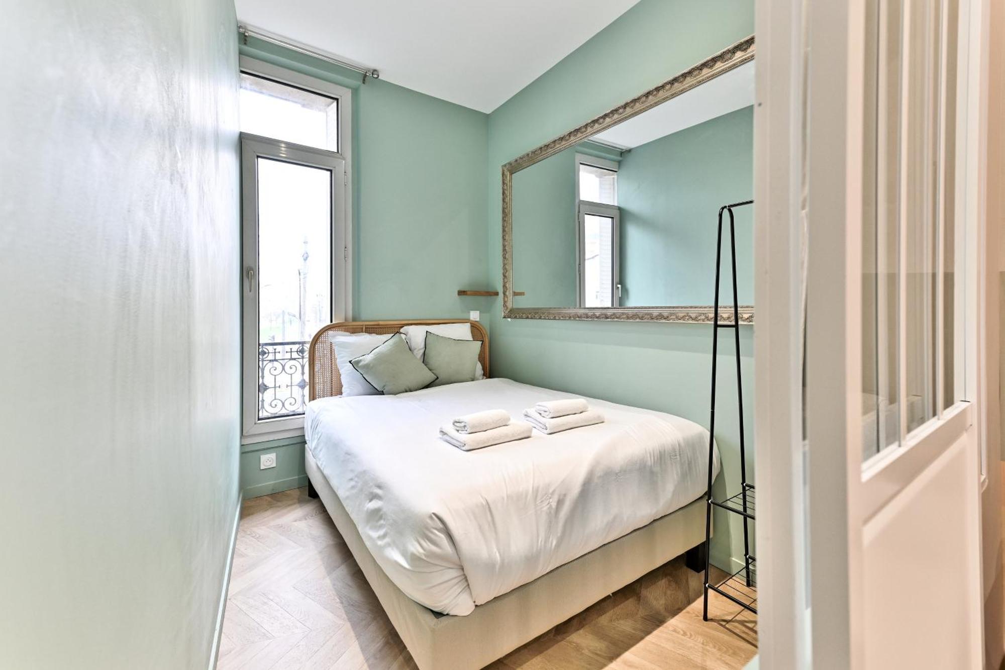 Charming, Cozy And Air-conditioned 17 *